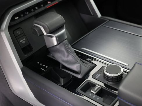 Used 2025 Toyota Sequoia Platinum image 6