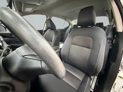 Used 2022 Nissan Altima 2.5 S FWD image 11