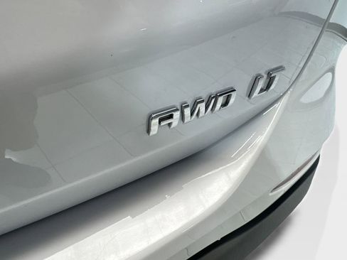 Used 2024 Chevrolet Equinox LT AWD/4WD image 24