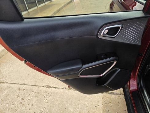 Used 2025 Kia Soul S FWD image 23