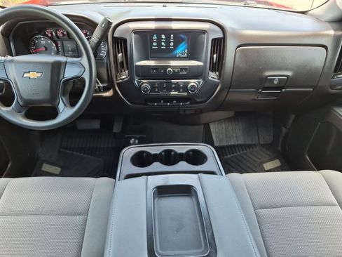 Used 2019 Chevrolet Silverado 1500 Custom w/ Custom Convenience Package AWD/4WD image 18