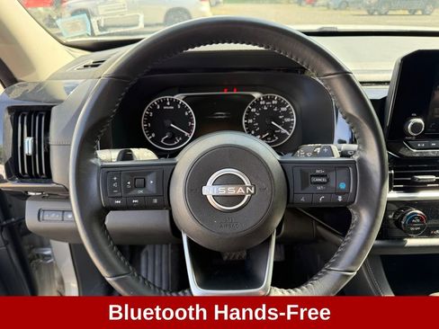 Used 2025 Nissan Pathfinder SV AWD/4WD image 15