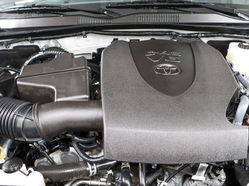 Used 2023 Toyota Tacoma TRD Off-Road image 30