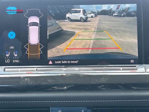 Used 2025 Volkswagen Atlas SE FWD image 25