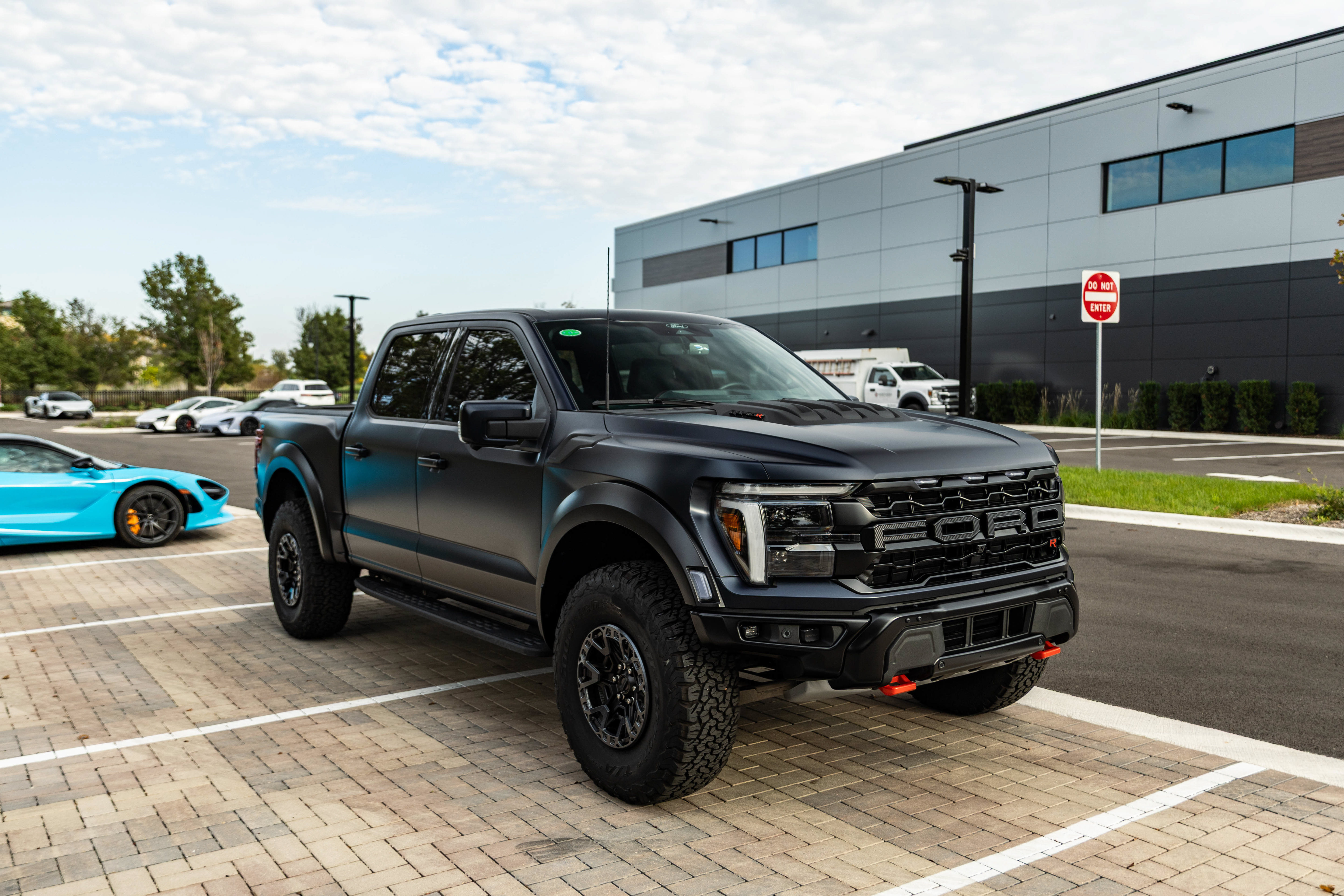 New 2025 Ford F150 Raptor w/ Equipment Group 803A Raptor R AWD/4WD image 4