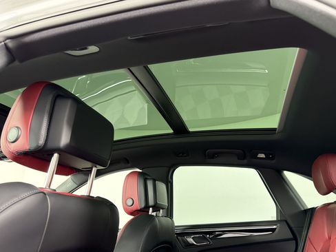 Certified 2025 Porsche Macan AWD/4WD image 25