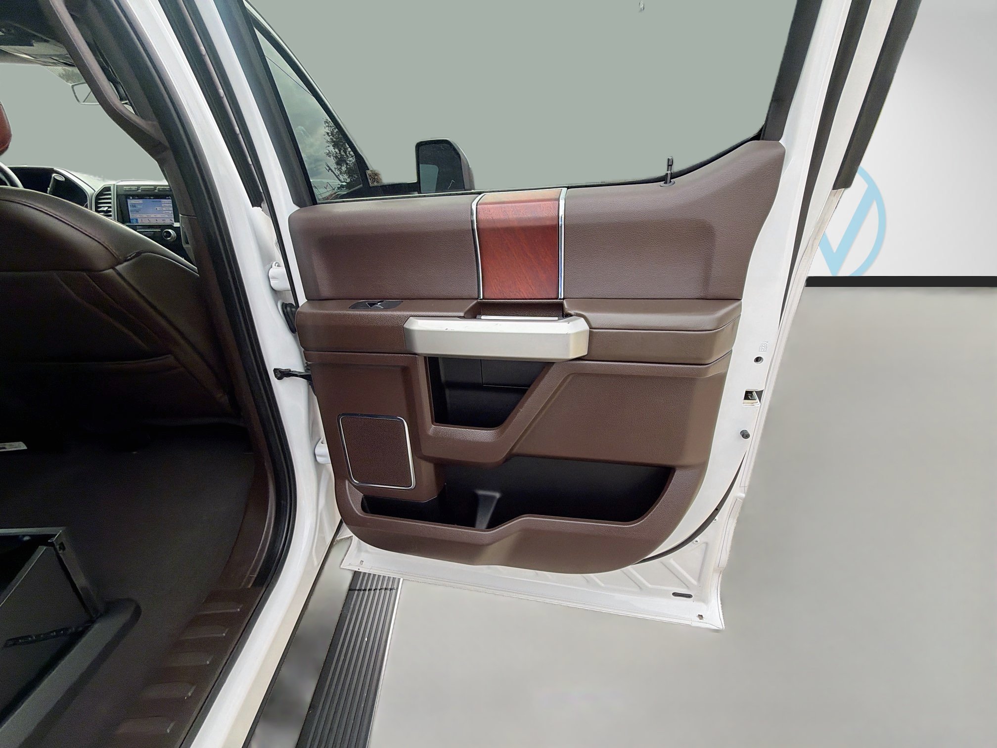 Used 2019 Ford F450 King Ranch w/ King Ranch Ultimate Package AWD/4WD image 29