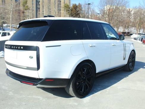 Used 2023 Land Rover Range Rover SE image 10
