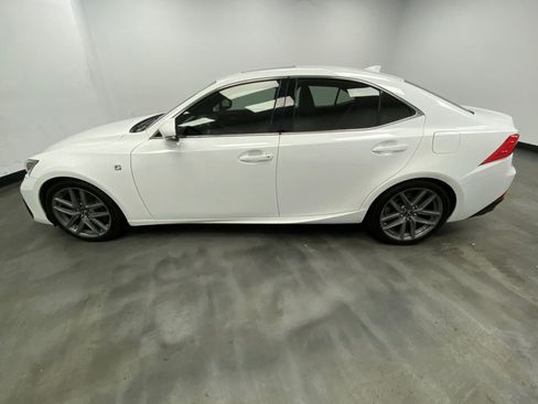 Used 2018 Lexus IS 300 AWD image 2