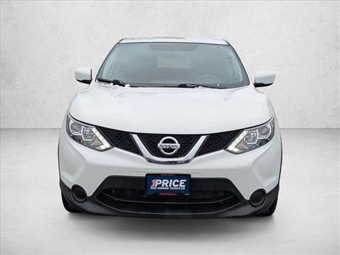 Used 2018 Nissan Rogue Sport S FWD image 2