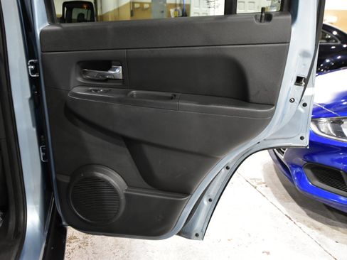 Used 2012 Jeep Liberty Sport image 39