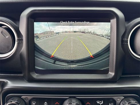 Used 2021 Jeep Wrangler Unlimited Sahara w/ Cold Weather Group image 18