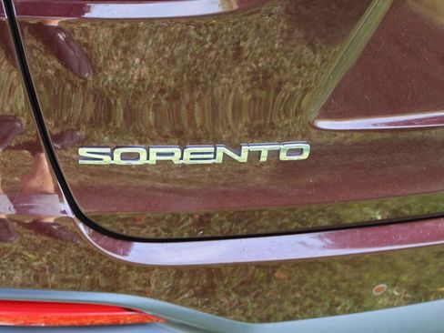 Used 2017 Kia Sorento EX AWD/4WD image 16