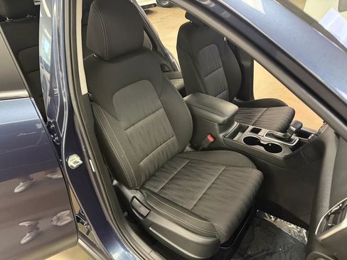 Used 2021 Kia Sportage LX FWD image 11
