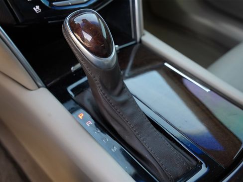 Used 2015 Cadillac XTS Luxury w/ Driver Awareness Package image 14