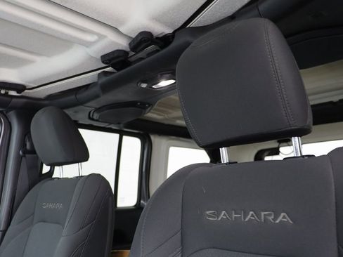 Used 2018 Jeep Wrangler Unlimited Sahara w/ Dual Top Group image 12