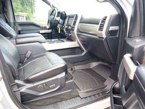 Used 2017 Ford F450 Lariat w/ Tow Technology Bundle AWD/4WD image 16