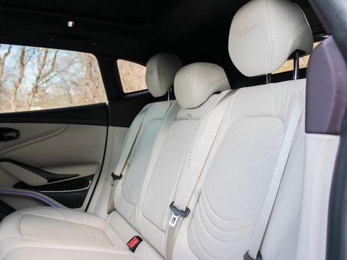 Used 2023 Aston Martin DBX image 20