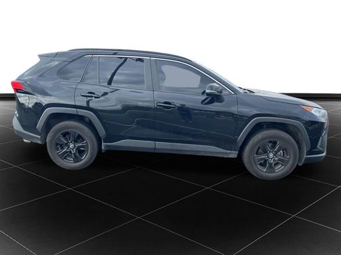 Used 2021 Toyota RAV4 XLE image 6