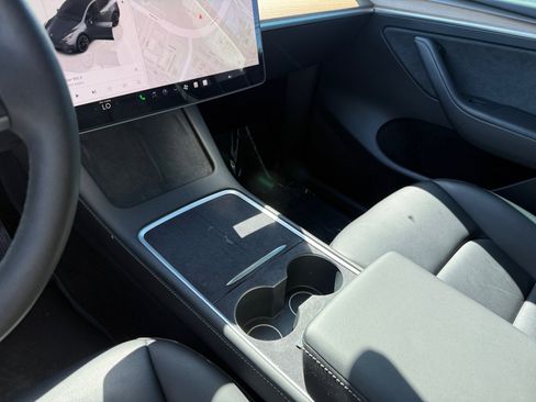 Used 2023 Tesla Model Y Long Range image 13