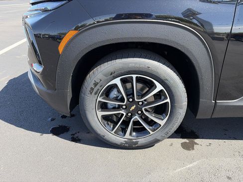 New 2026 Chevrolet TrailBlazer LT w/ LT Cold Weather Package FWD image 9