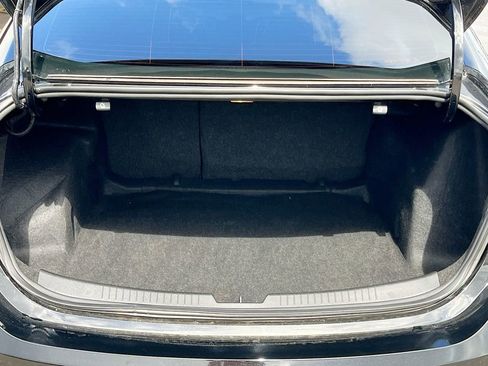 Used 2022 Chevrolet Malibu LT FWD image 26