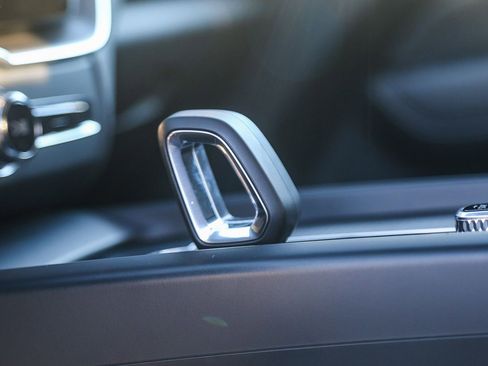 Used 2023 Volvo XC60 B5 Core w/ Protection Package image 24