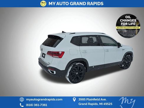 Used 2022 Volkswagen Taos SE image 14