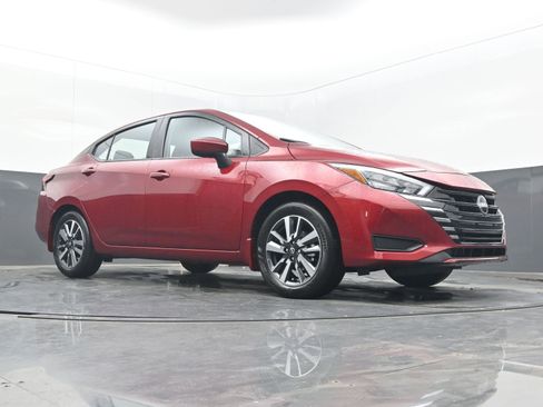 Certified 2025 Nissan Versa SV w/ Trunk Package image 22