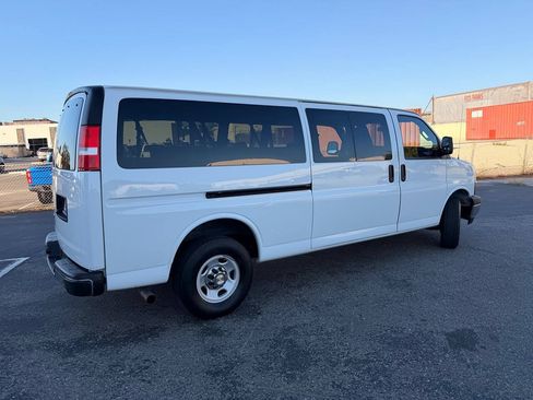 Used 2024 Chevrolet Express 3500 LT w/ LT Preferred Equipment Group RWD image 8