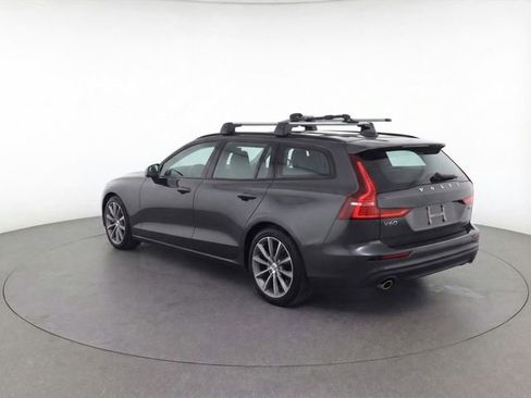 Used 2020 Volvo V60 T5 Momentum w/ Protection Package image 32