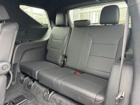 Used 2024 Chevrolet Traverse Z71 AWD/4WD image 9