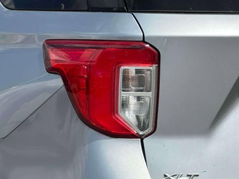 Used 2023 Ford Explorer XLT w/ Equipment Group 202A AWD/4WD image 8