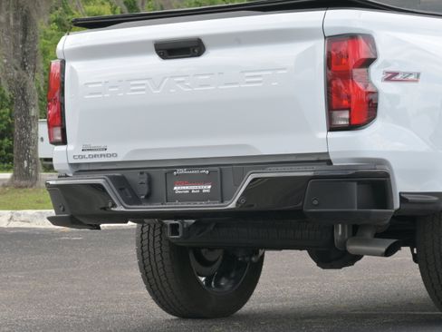 Used 2025 Chevrolet Colorado Z71 w/ Technology Package AWD/4WD image 35