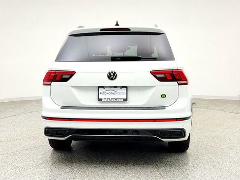 Used 2022 Volkswagen Tiguan SE R-Line AWD/4WD image 6