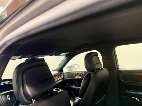 Used 2019 Lincoln Continental Premiere image 11