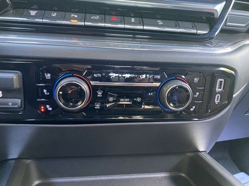 Used 2025 Chevrolet Silverado 2500 High Country w/ High Country Premium Package image 31