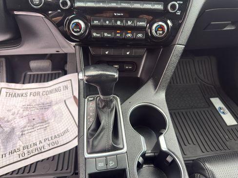 Used 2021 Kia Sportage EX FWD image 17
