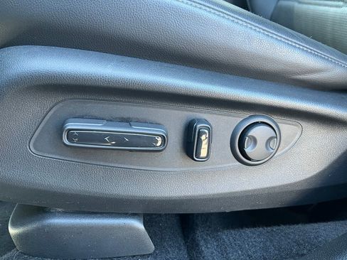 Used 2025 Honda CR-V EX-L image 13