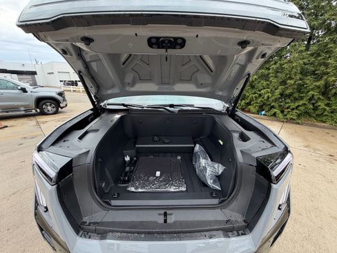 New 2026 GMC Sierra EV Elevation AWD/4WD image 40