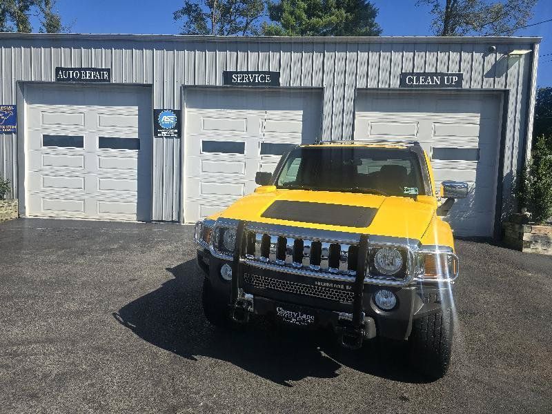Used 2006 HUMMER H3 AWD/4WD image 2