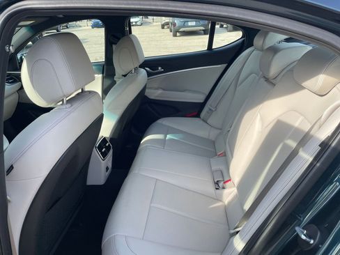 Used 2024 Genesis G70 2.5T image 25