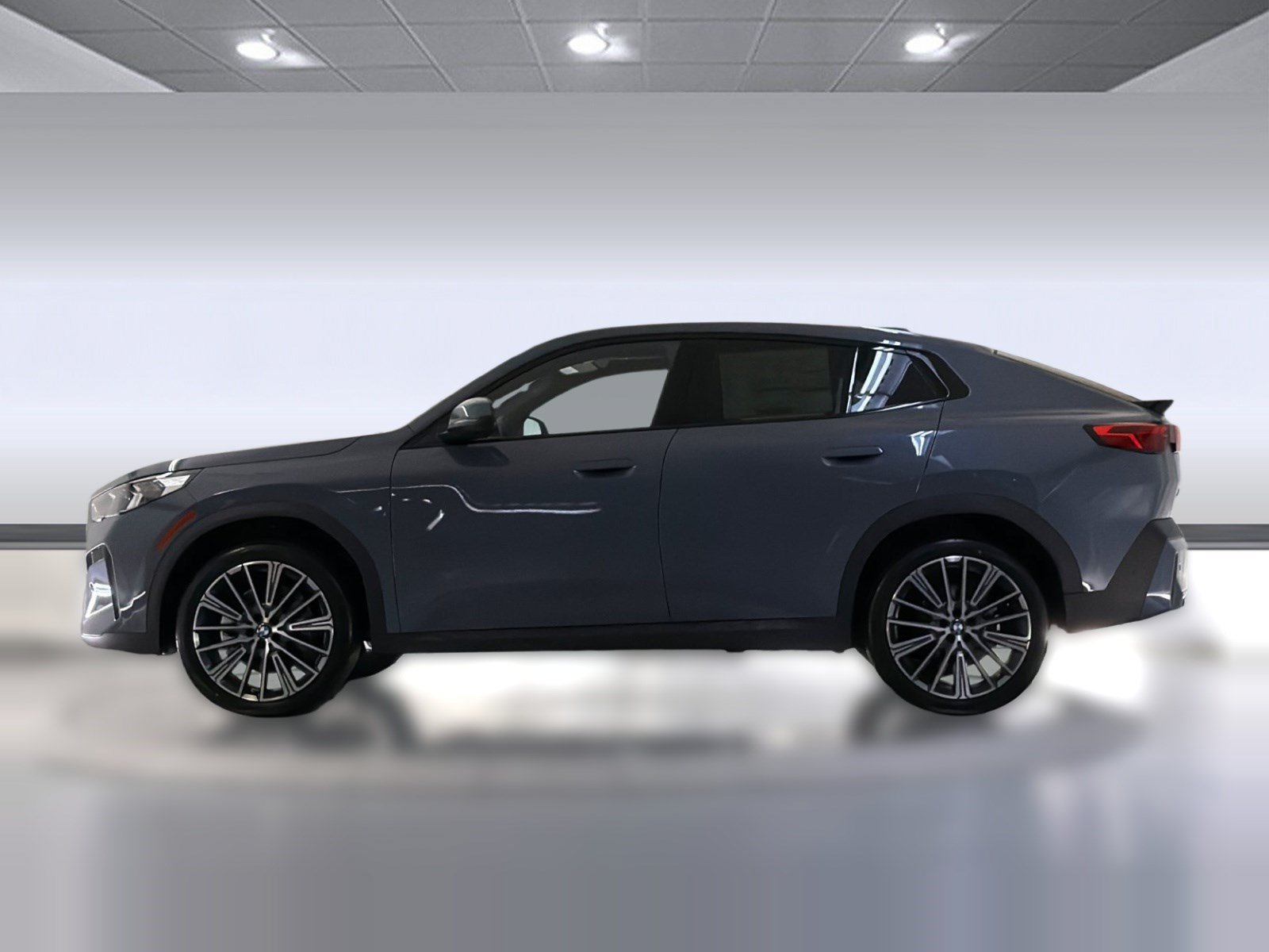 Used 2026 BMW X2 xDrive28i w/ Convenience Package AWD/4WD image 2