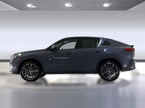Used 2026 BMW X2 xDrive28i w/ Convenience Package AWD/4WD image 2