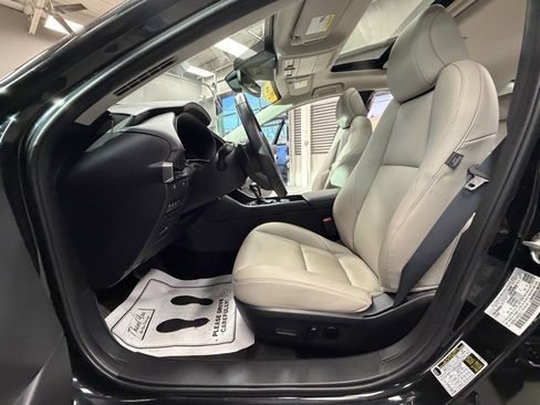 Used 2022 MAZDA MAZDA3 s image 55