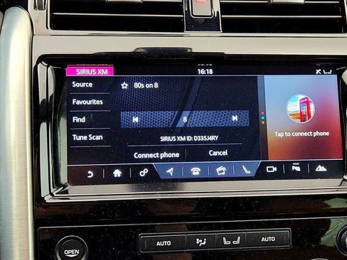 Used 2018 Land Rover Discovery HSE AWD/4WD image 19