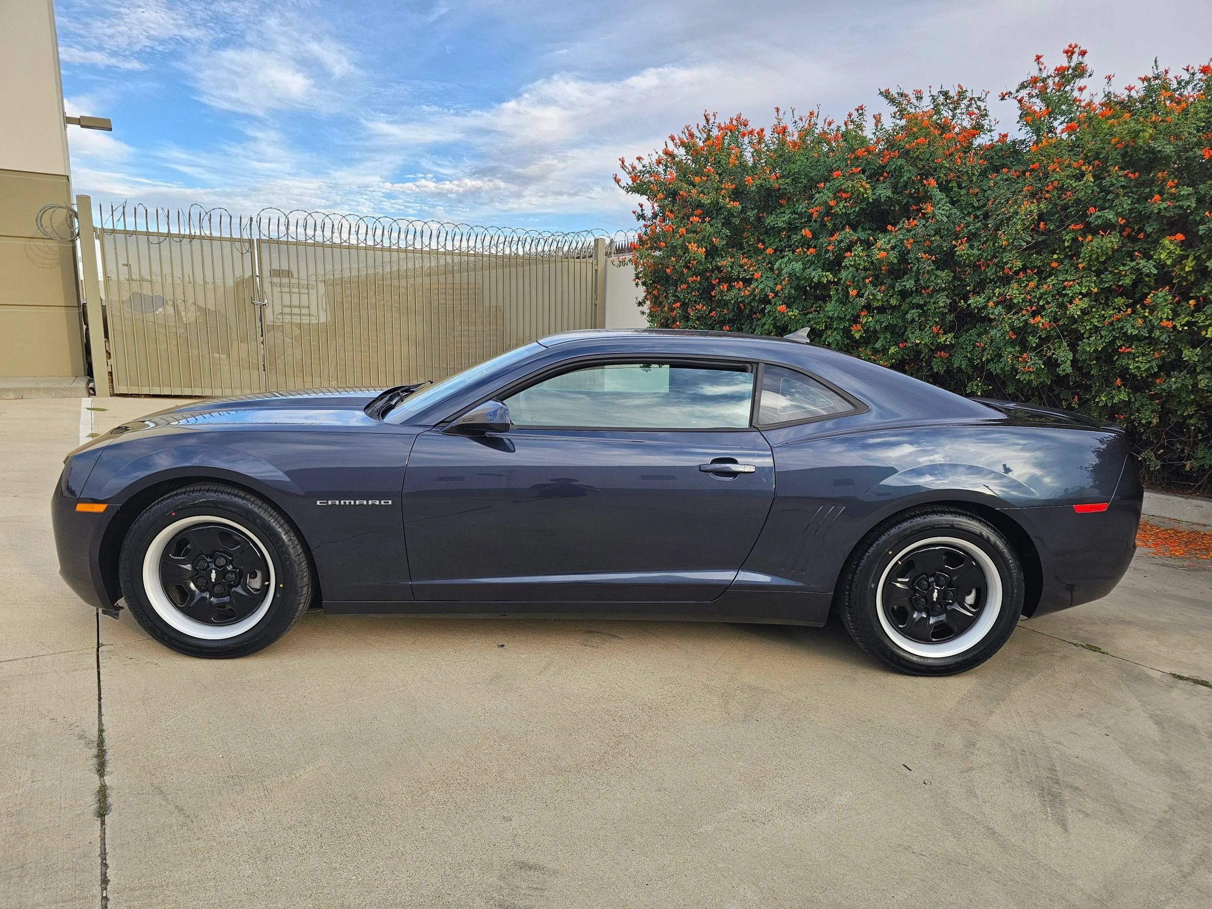 Used 2013 Chevrolet Camaro LS RWD image 8