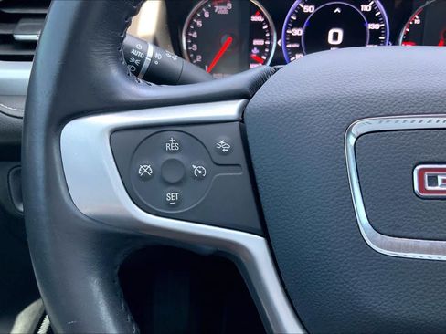 Used 2020 GMC Acadia SLT w/ Driver Alert Package II FWD image 24