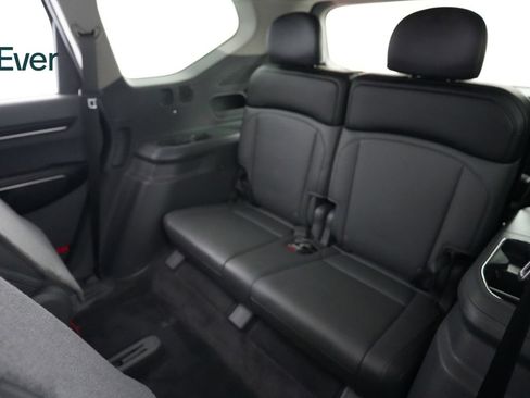 Used 2024 Kia EV9 Light Long Range RWD image 25
