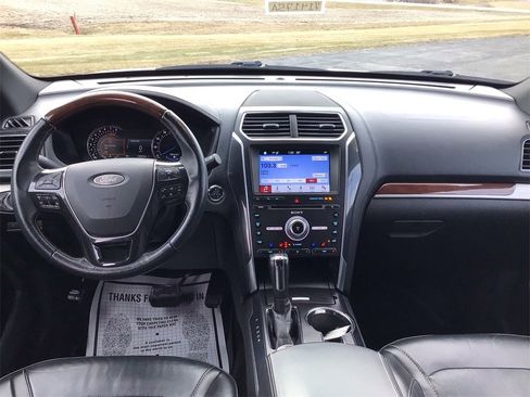 Used 2018 Ford Explorer Platinum image 22
